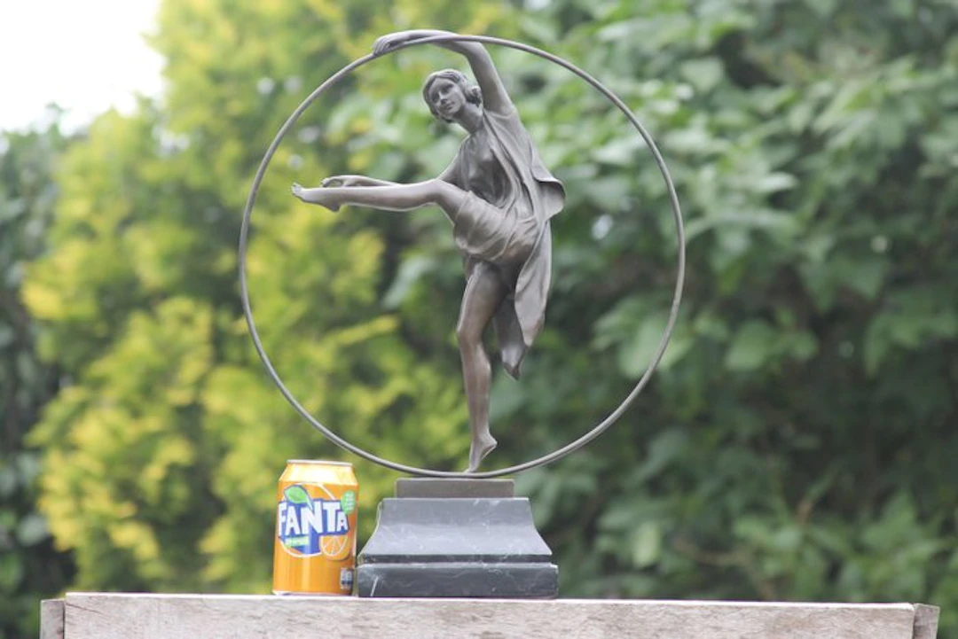 godard - Sculpture