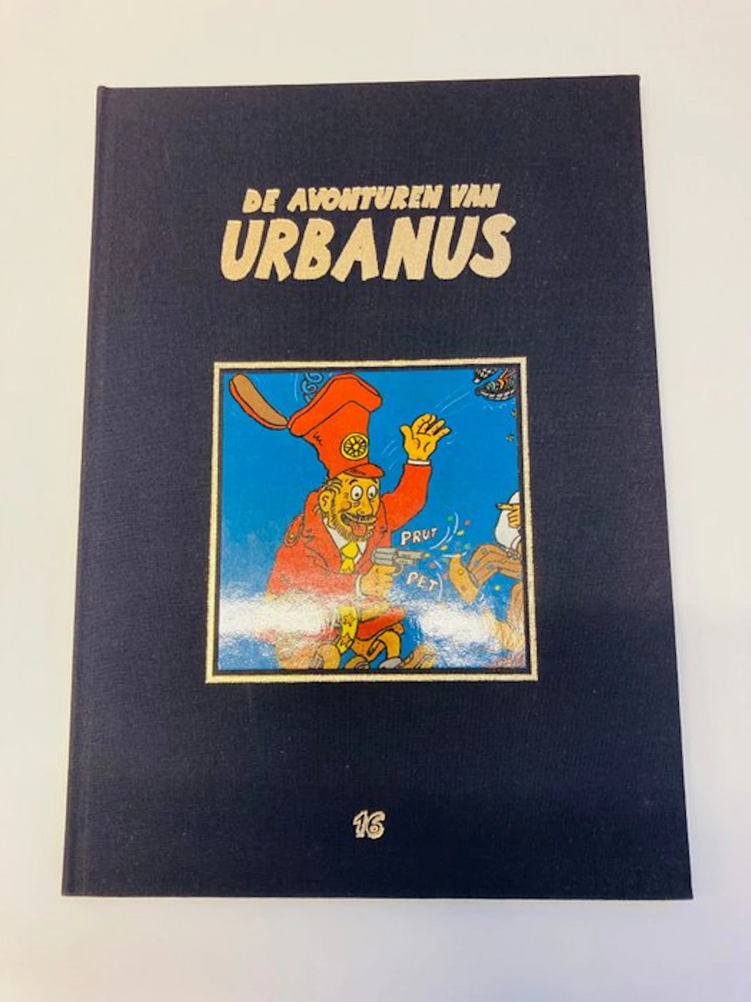 Urbanus 16 - De krottenwijkagent - Luxe linnen HC - Met...