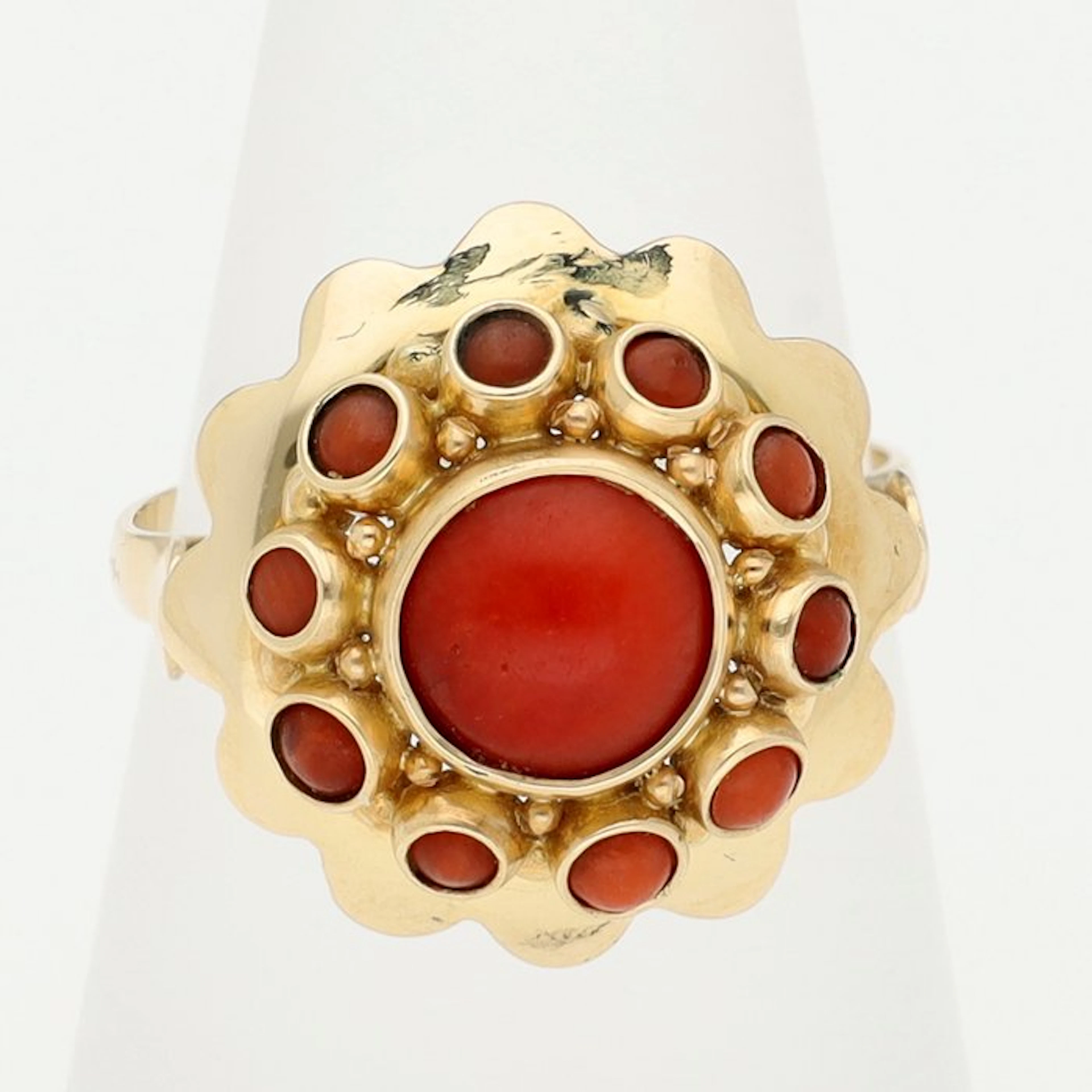 Ring - 14 kt. Yellow gold - Red coral