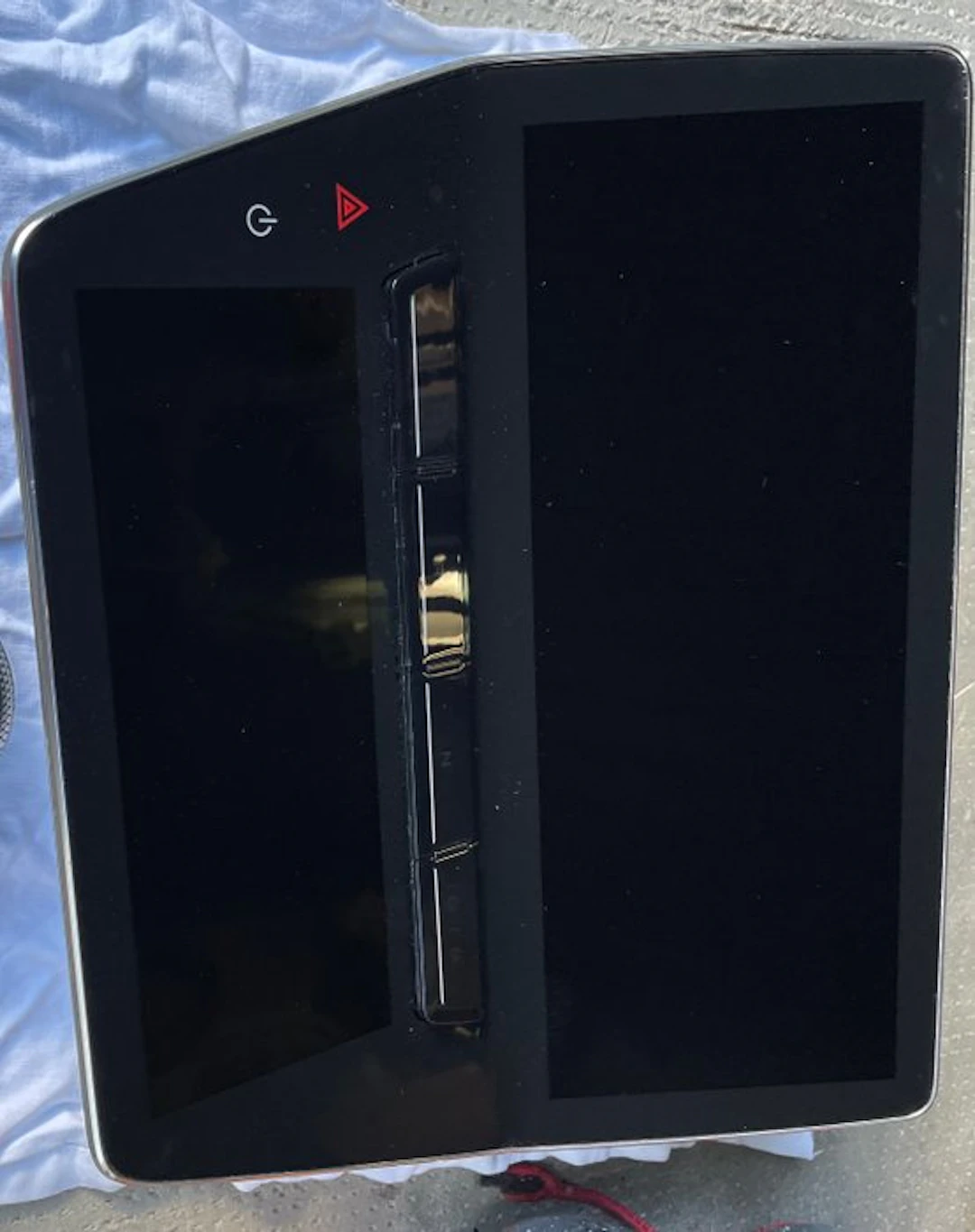 Car part (1) - Maserati - Display centrale infotainment - After 2000