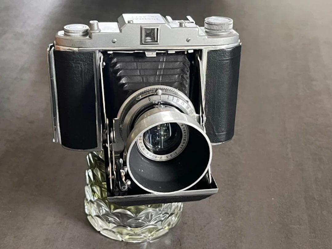 Shoei Model A Ruvinal 6x6 / 4,5x6cm. Rare & late c1951. Medium format camera
