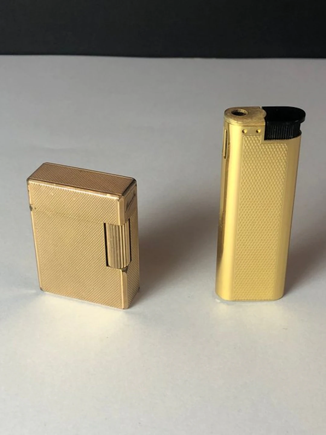 S.T. Dupont - Lighter - .333 (8 kt) gold - (2)