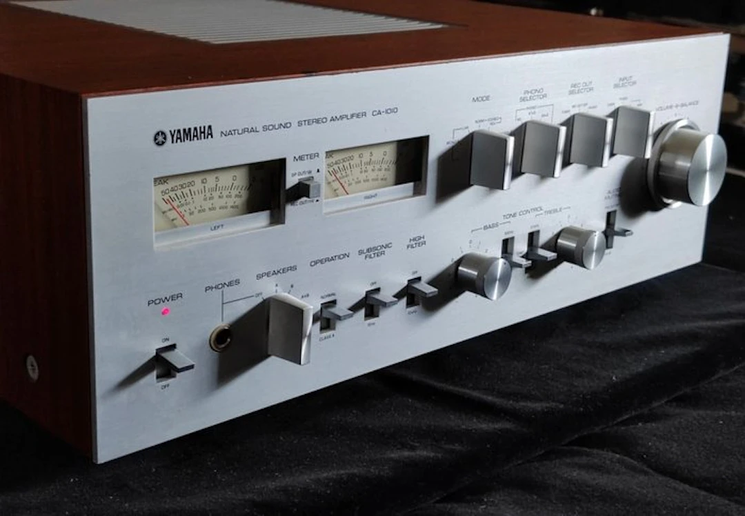Yamaha - CA-1010 Solid state integrated amplifier - Multiple models