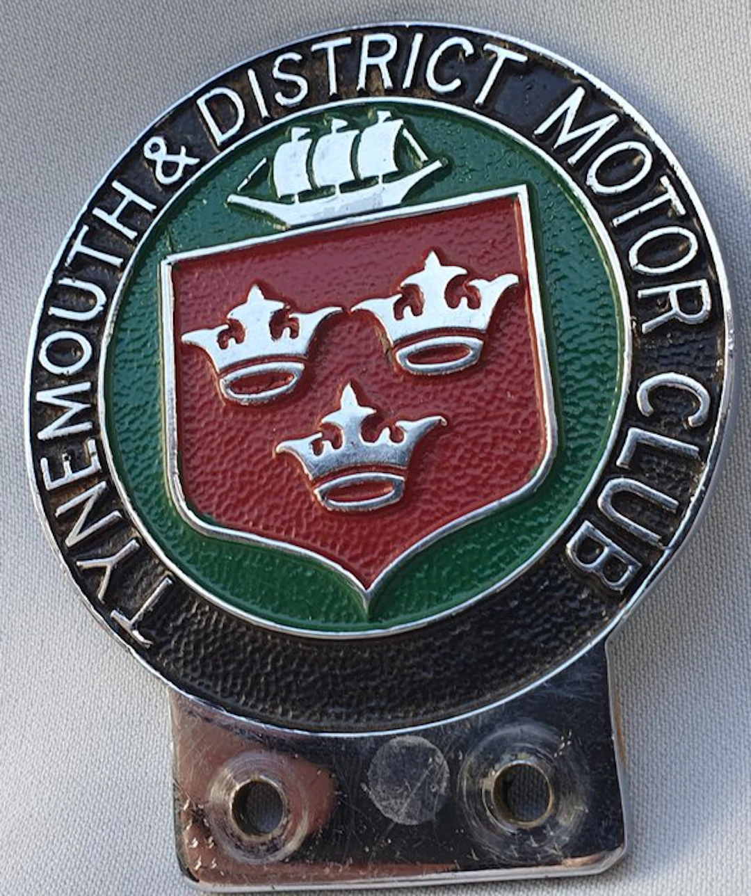 Badge - Grille Badge - Tynemouth & District Motor Club...