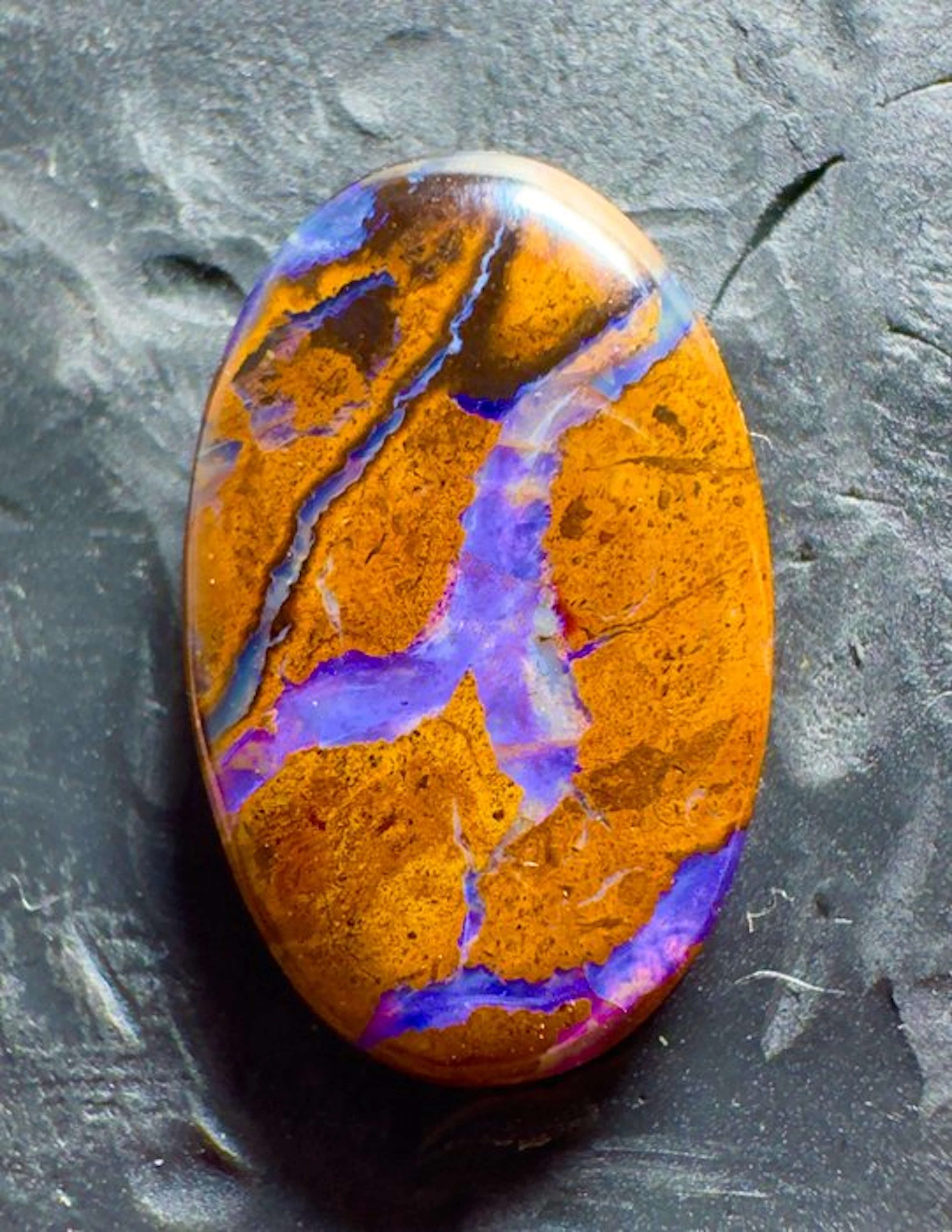 Opal Cabochon - Height: 15.5 mm - Width: 10 mm- 0.91 g - (1)