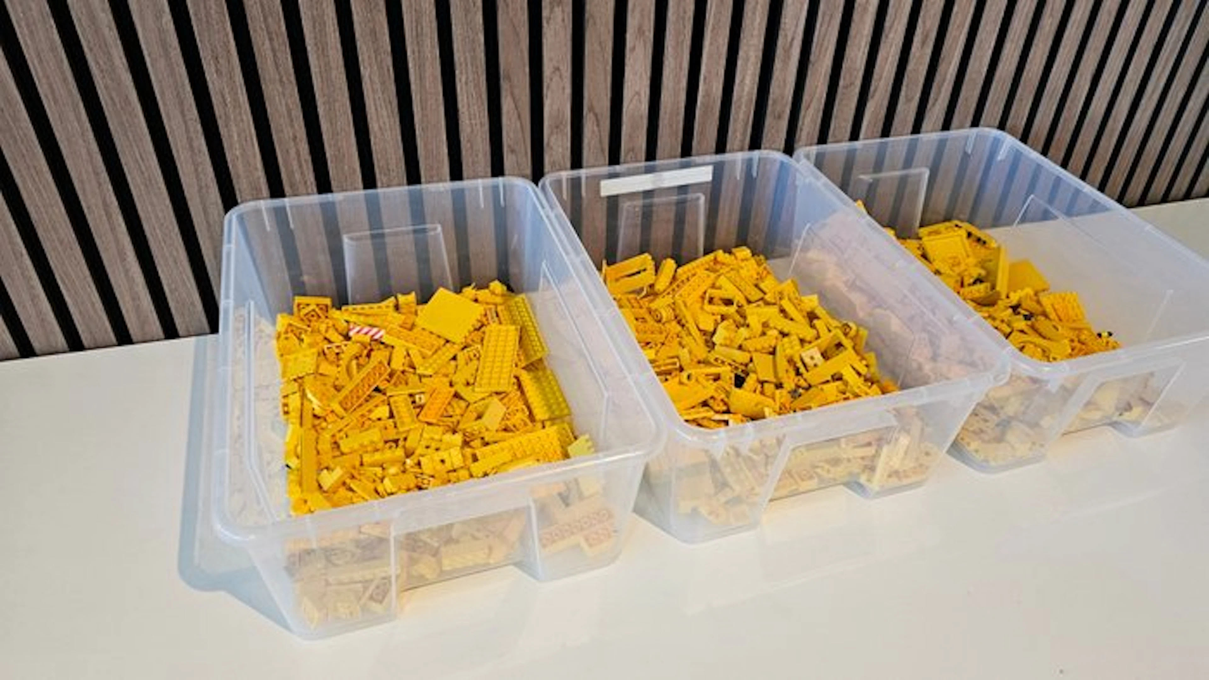 LEGO Pieces - 1000 Pieces - Geel