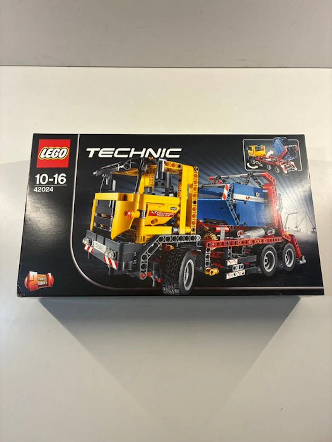 LEGO Set - 42024 - Technic - BRAND NEW - SEALED - CONTAINER TRUCK - RARE - 2014
