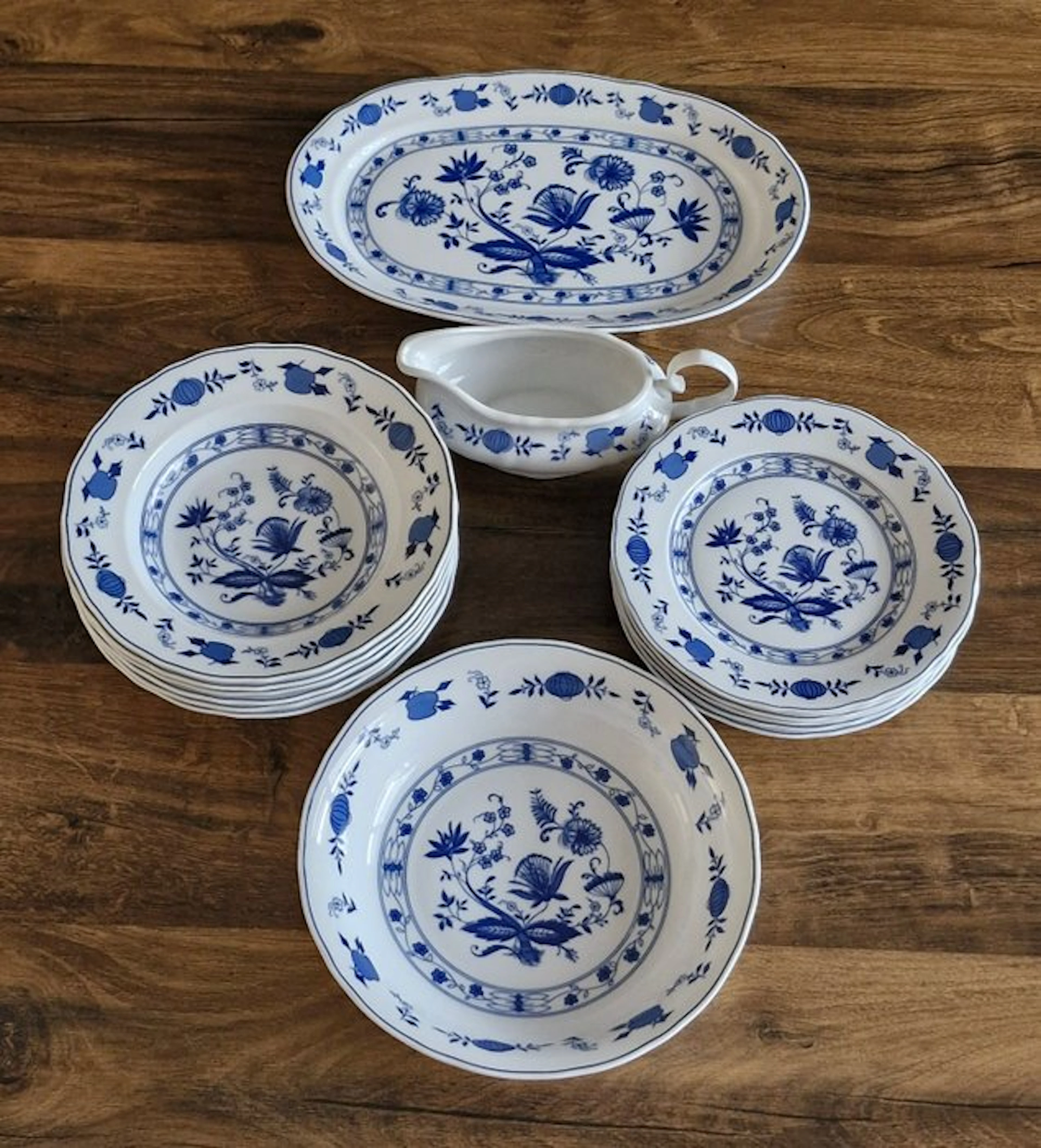 Wellco Design Krefeld - Table service (15) - Onion...