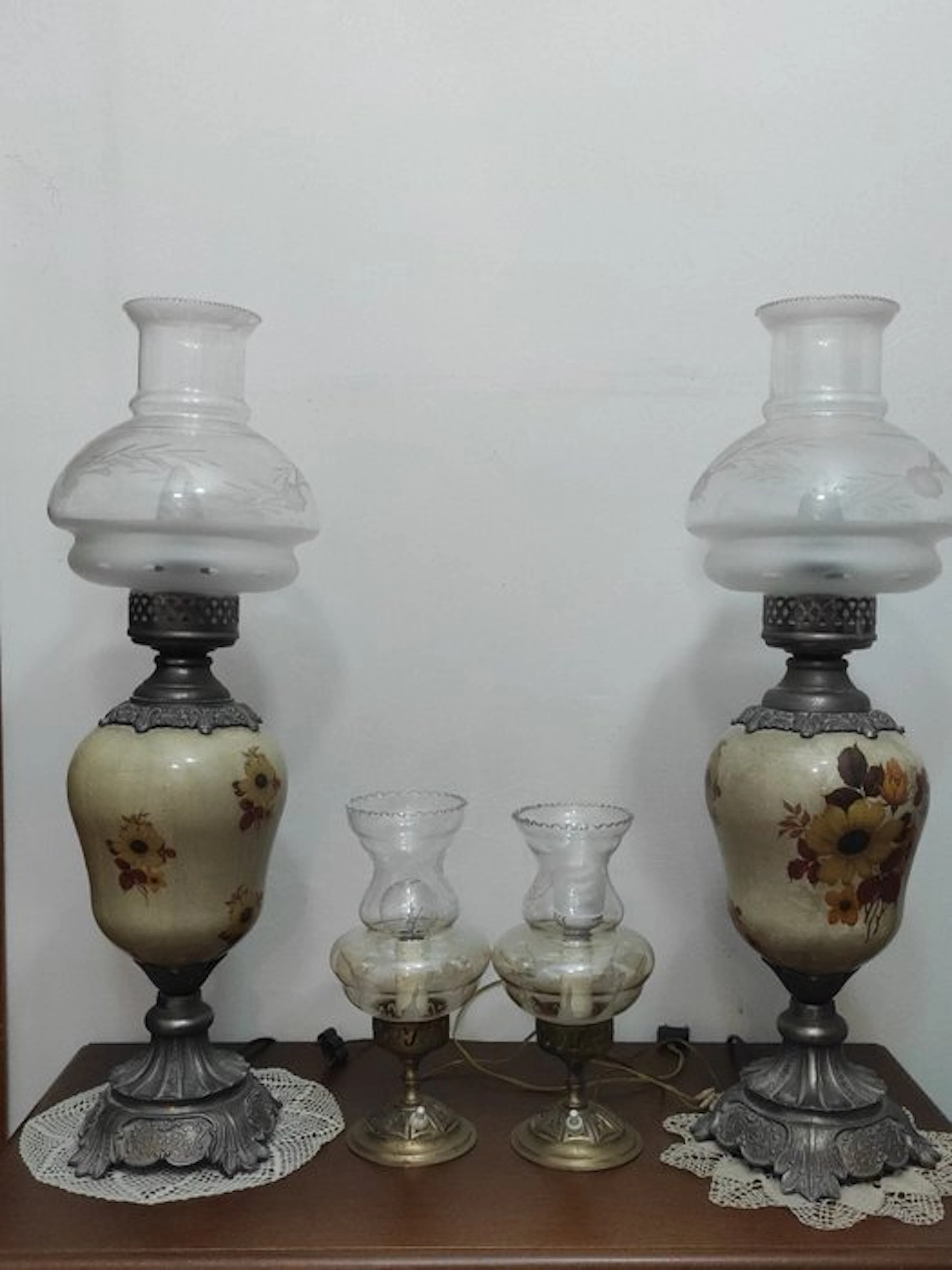 Table lamp (4) - Opaline glass, Gilt brass - 4 table lamps