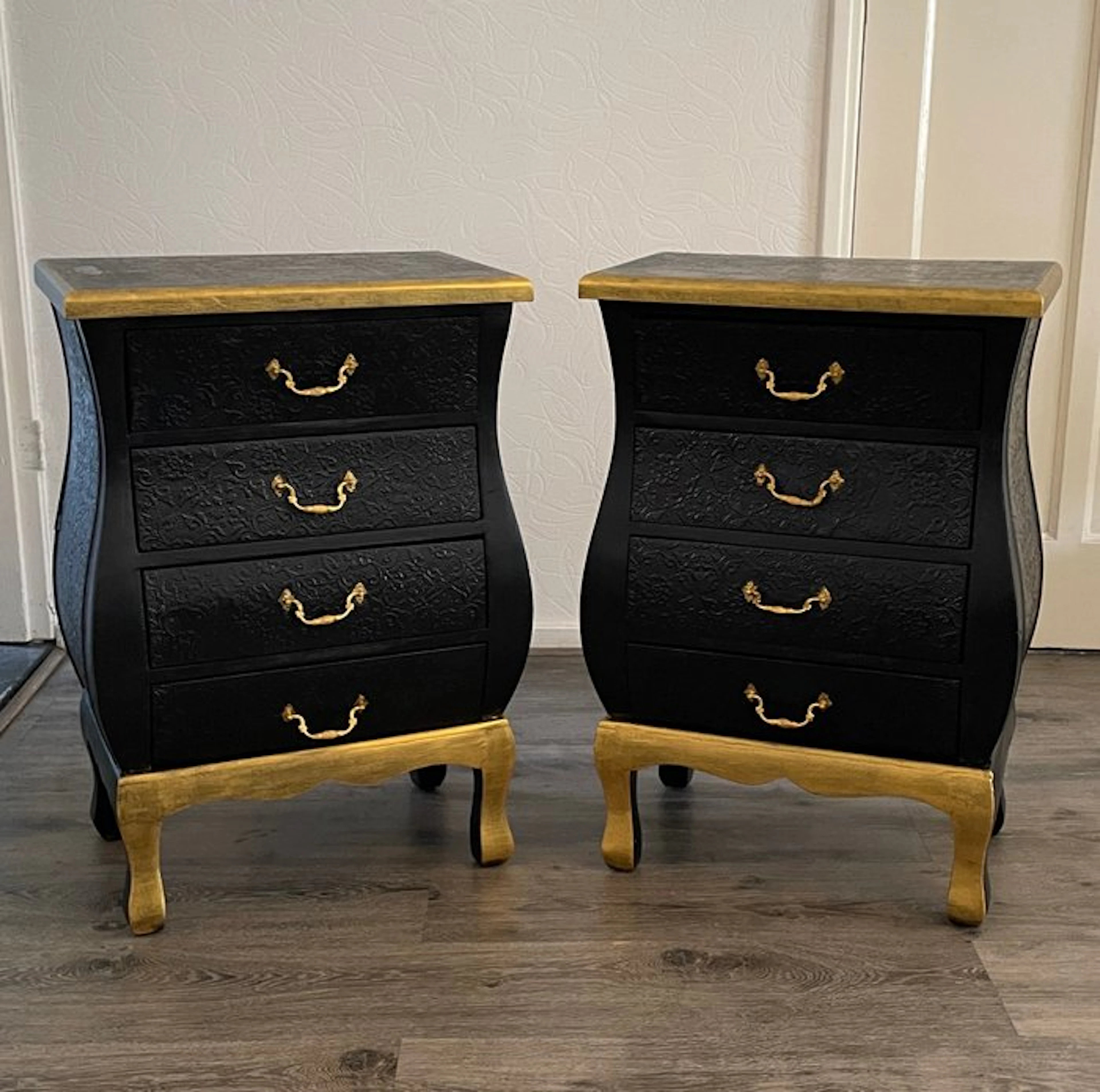 Chest of drawers (2) - Wood covered with embossed metal plates. - gold-colored