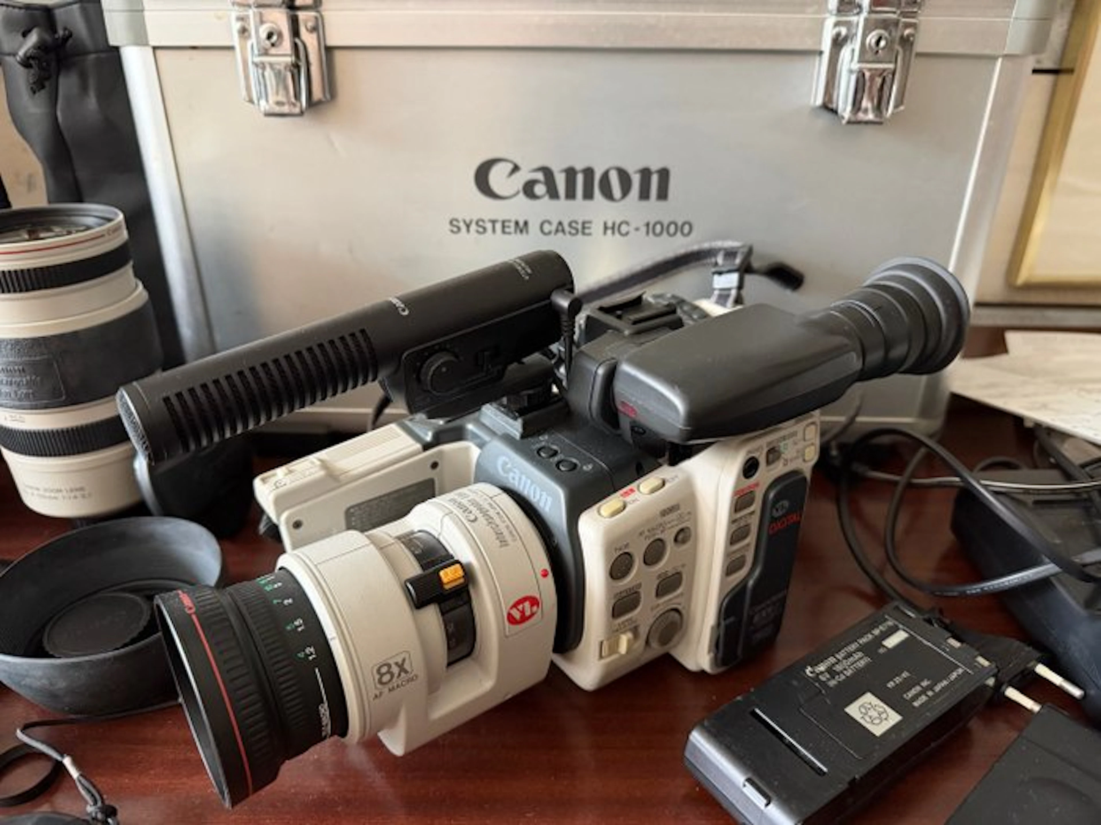 Canon Canovision EX1 Hi Hi8 camcorder – complete set with...