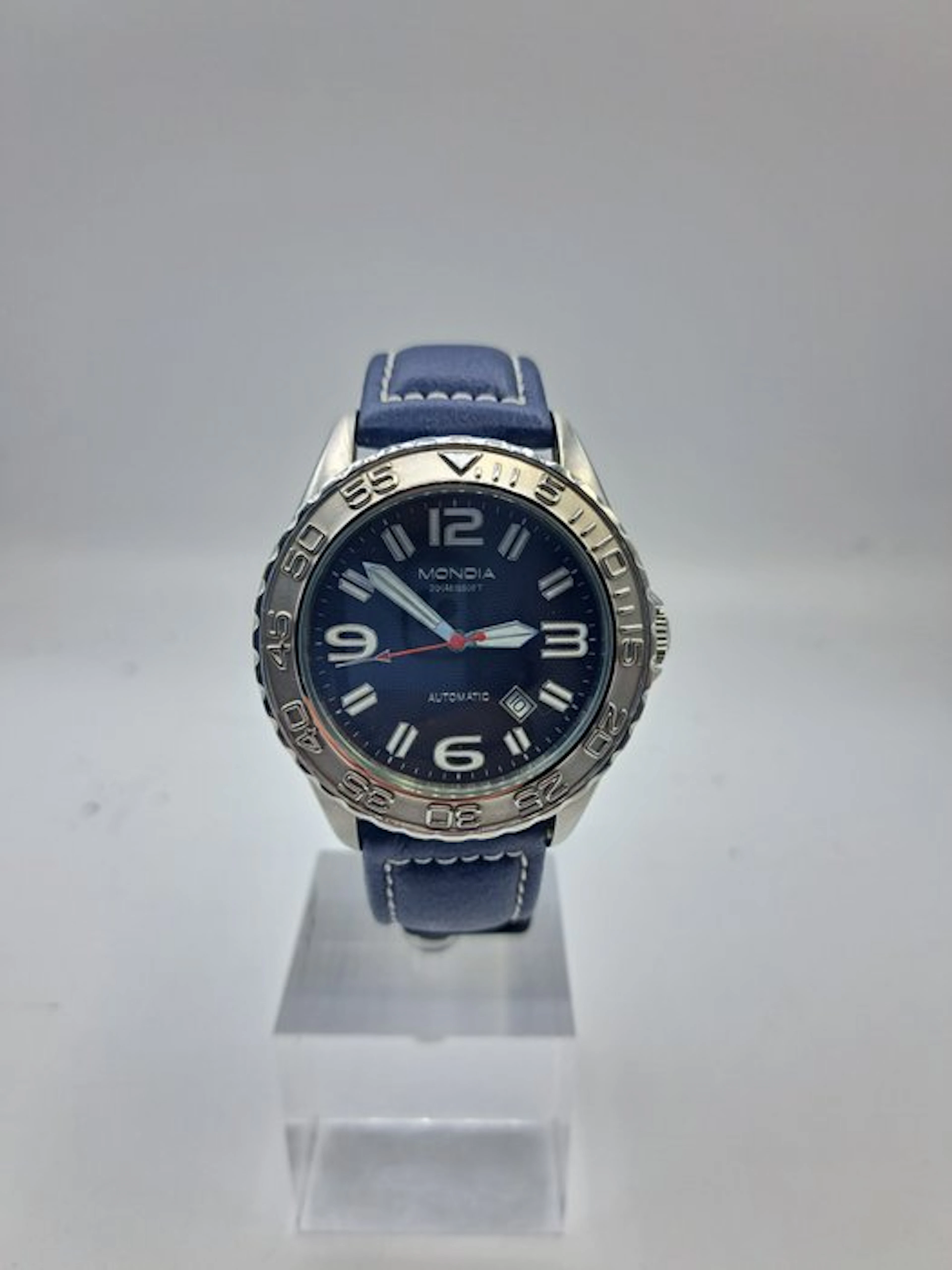 Mondia - 3-015 - No reserve price - Men - 2010-2020