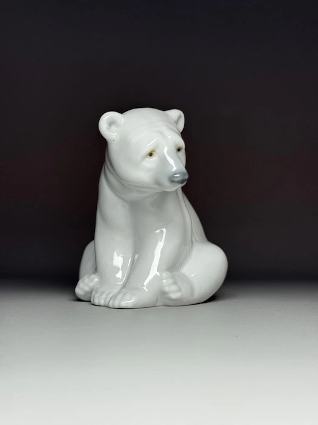Lladró - Figurine - Seated Polar Bear - Porcelain