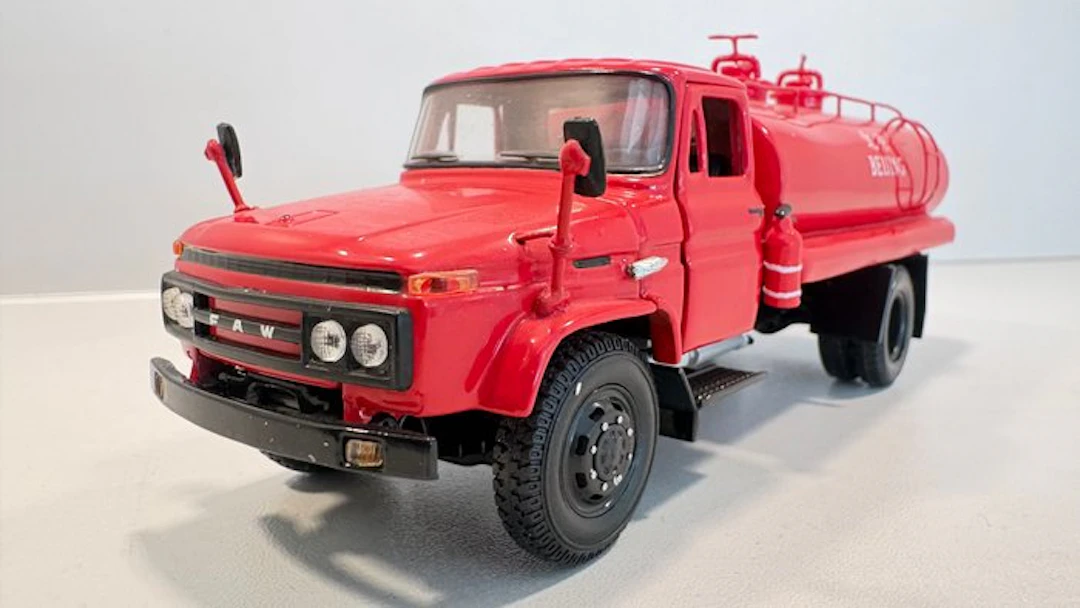 CMC 1:43 - Model car - Jiefang FAW Tankwagen Modell...