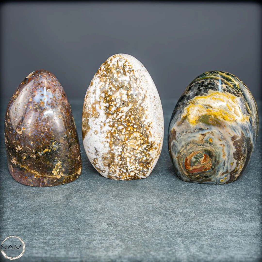 Striking jasper trio in freeform – expressive natural...