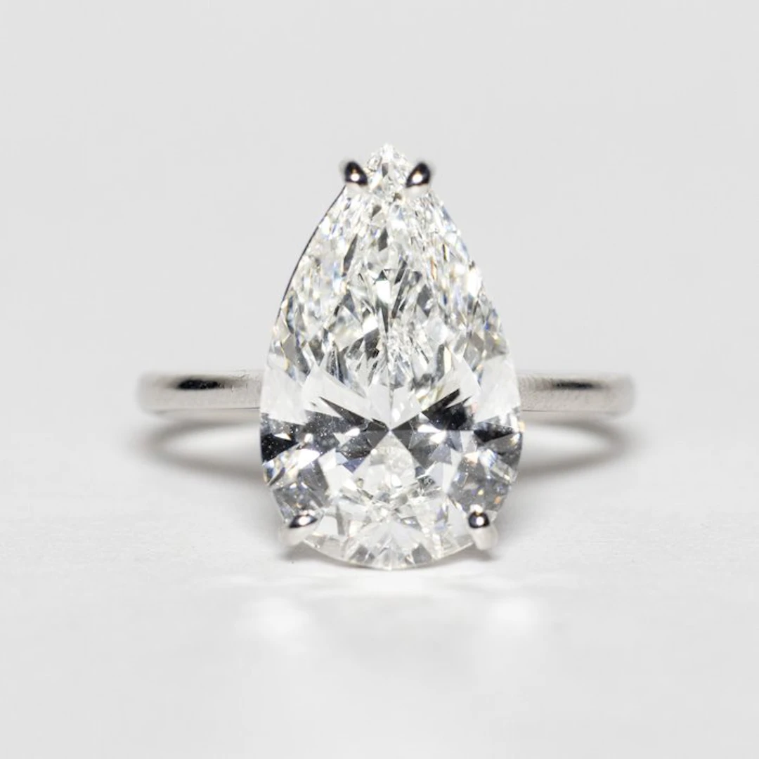 Engagement ring - 18 kt
