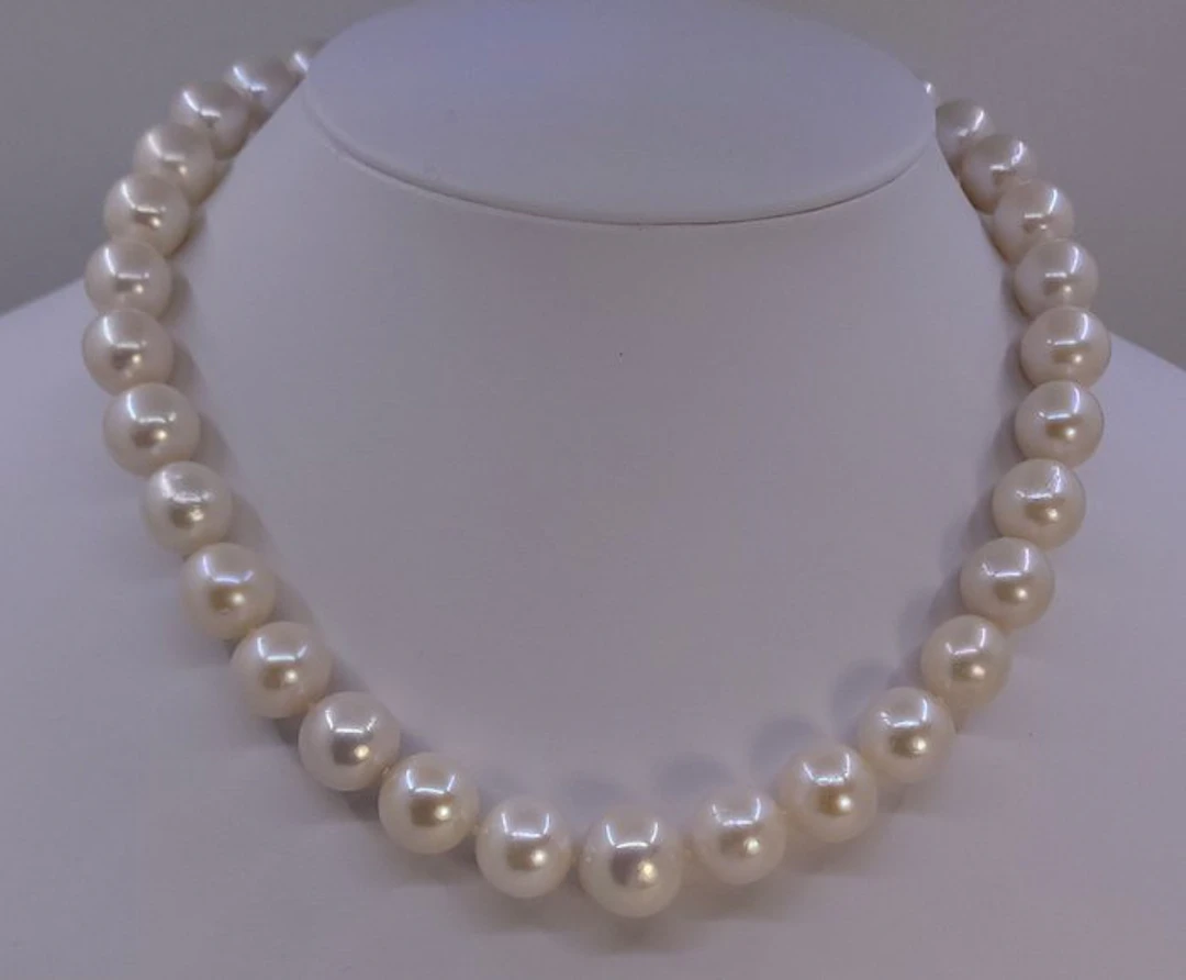 No reserve price - Necklace 11x14.5mm Round White Edison Pearls