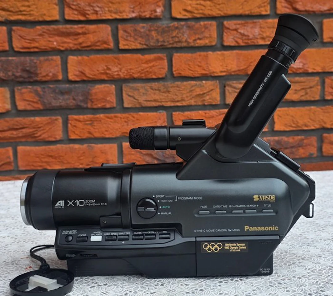 Panasonic NV-MS95E S-VHS-C Movie Camera Movie camera