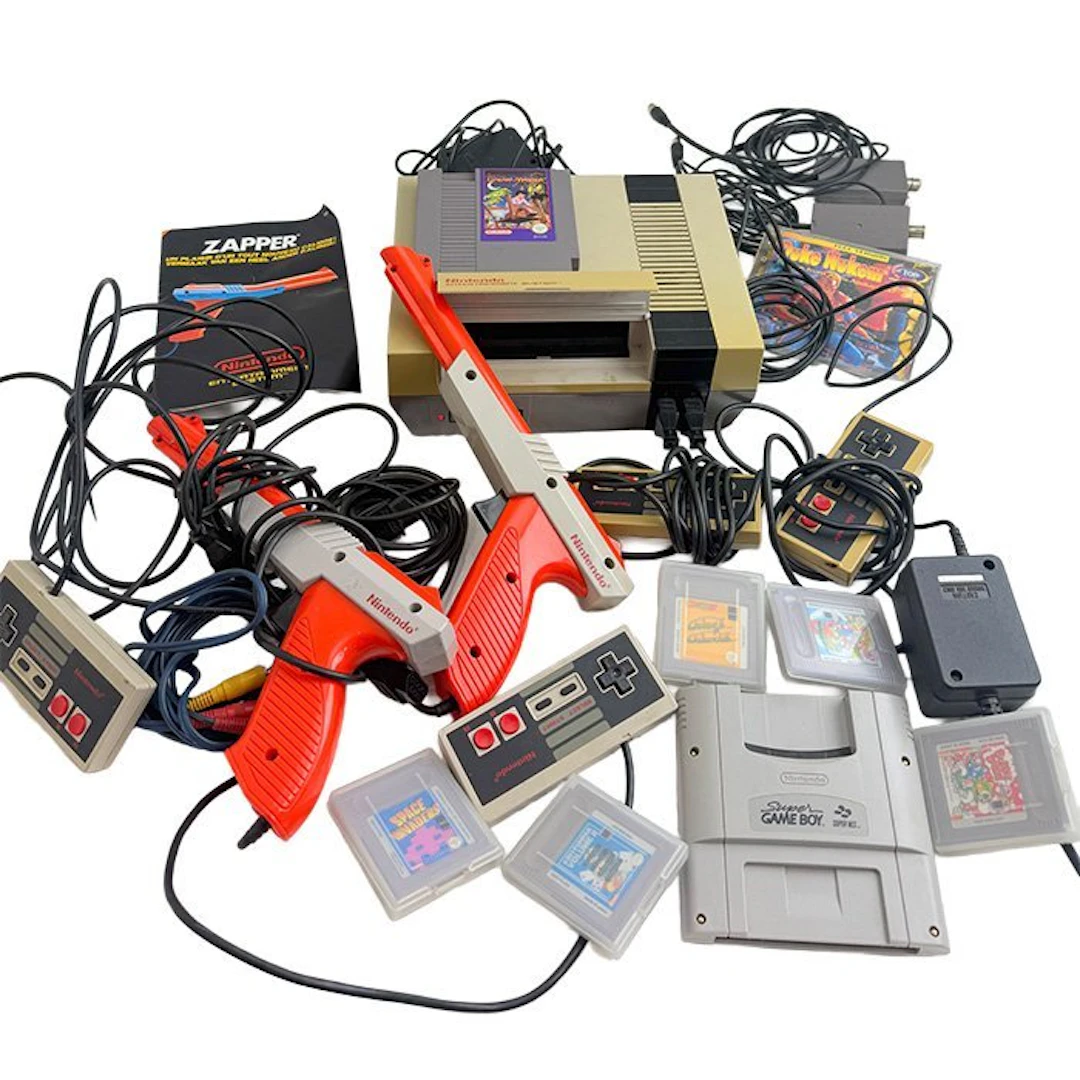 Nintendo - Nes - Video game console + games - Without original box
