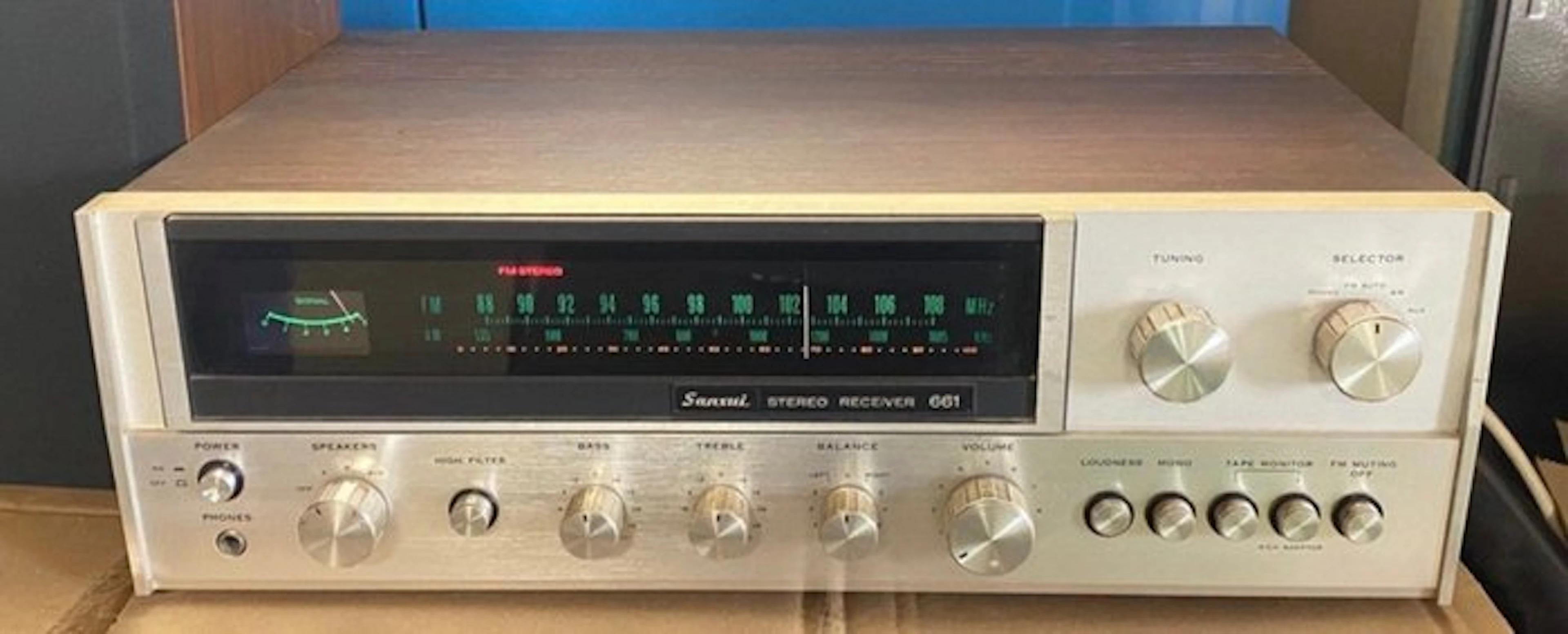 Sansui - six hundred sixty-one Hi-fi set