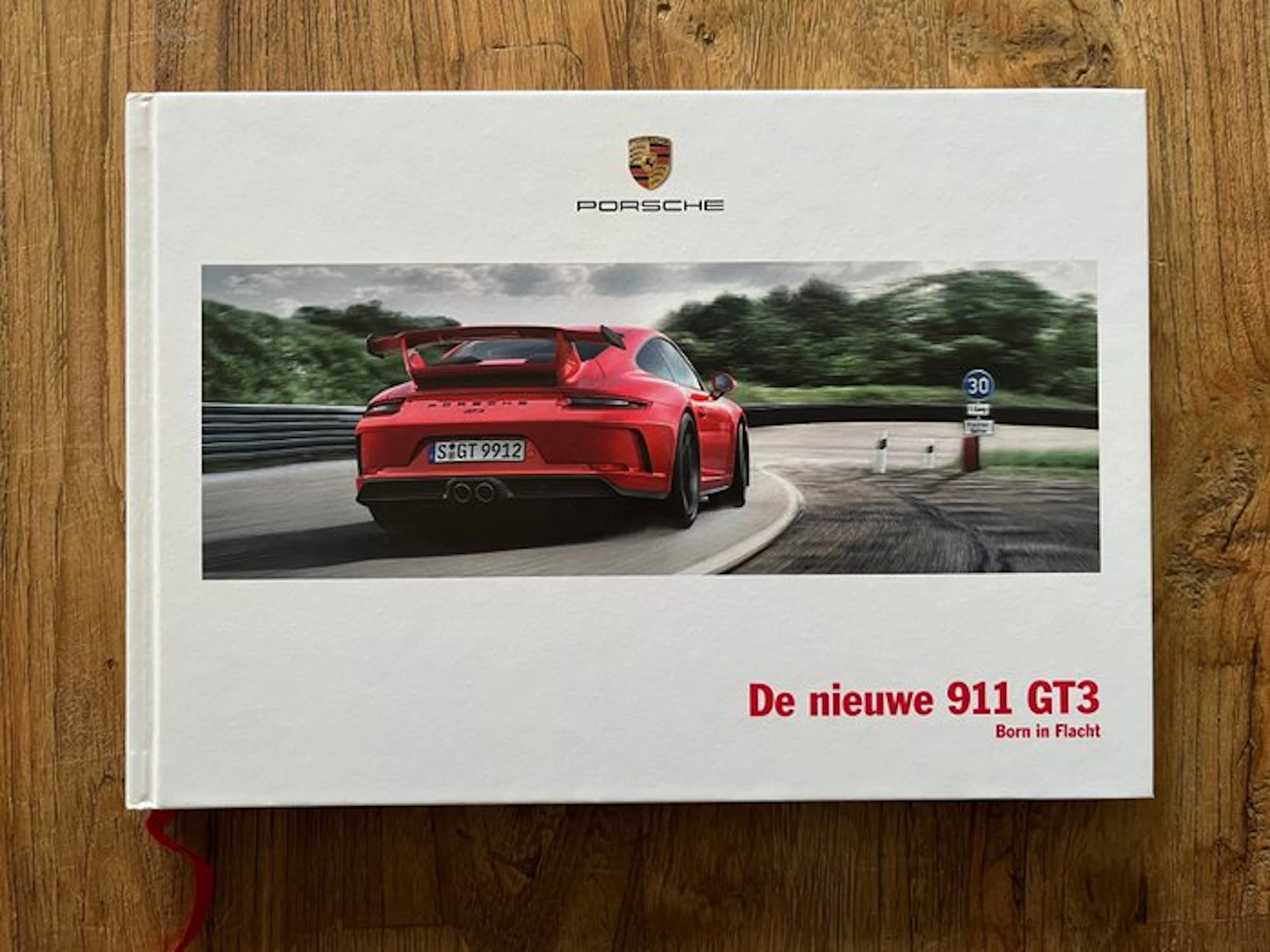 De nieuwe 911 GT3 Born in Flacht (WSLG1801000191 NL/WW...