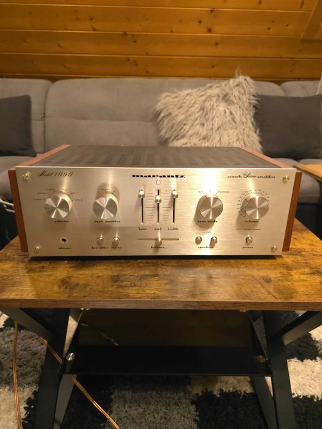 Marantz - Model 1090 'Console Stereo' Solid state integrated amplifier