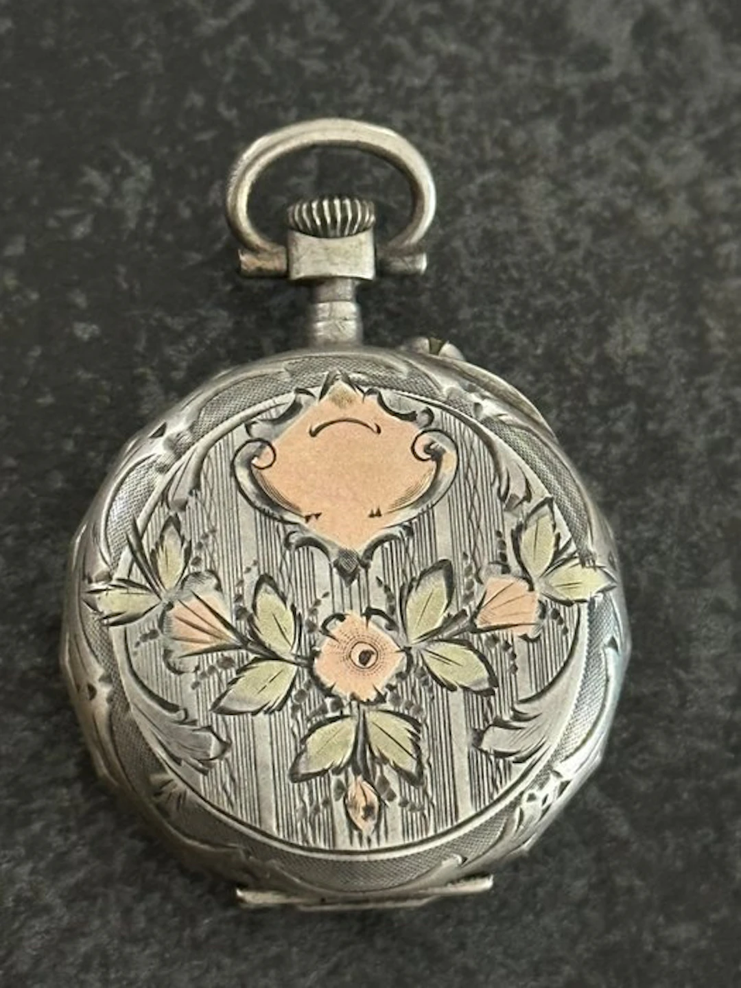 Montre de col - Boîtier argent et vermeil sculpté - pocket watch - 1900-1949