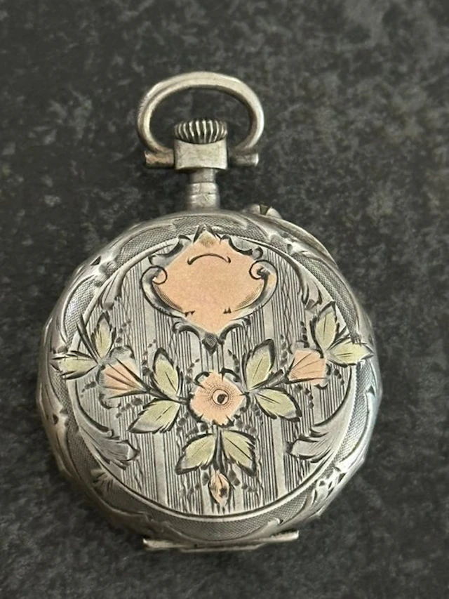 Montre de col - Boîtier argent et vermeil sculpté - pocket watch - 1900-1949