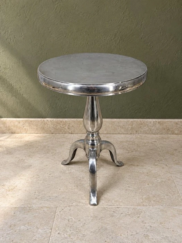 Sculpturale aluminium bijzettafel – rond blad en...