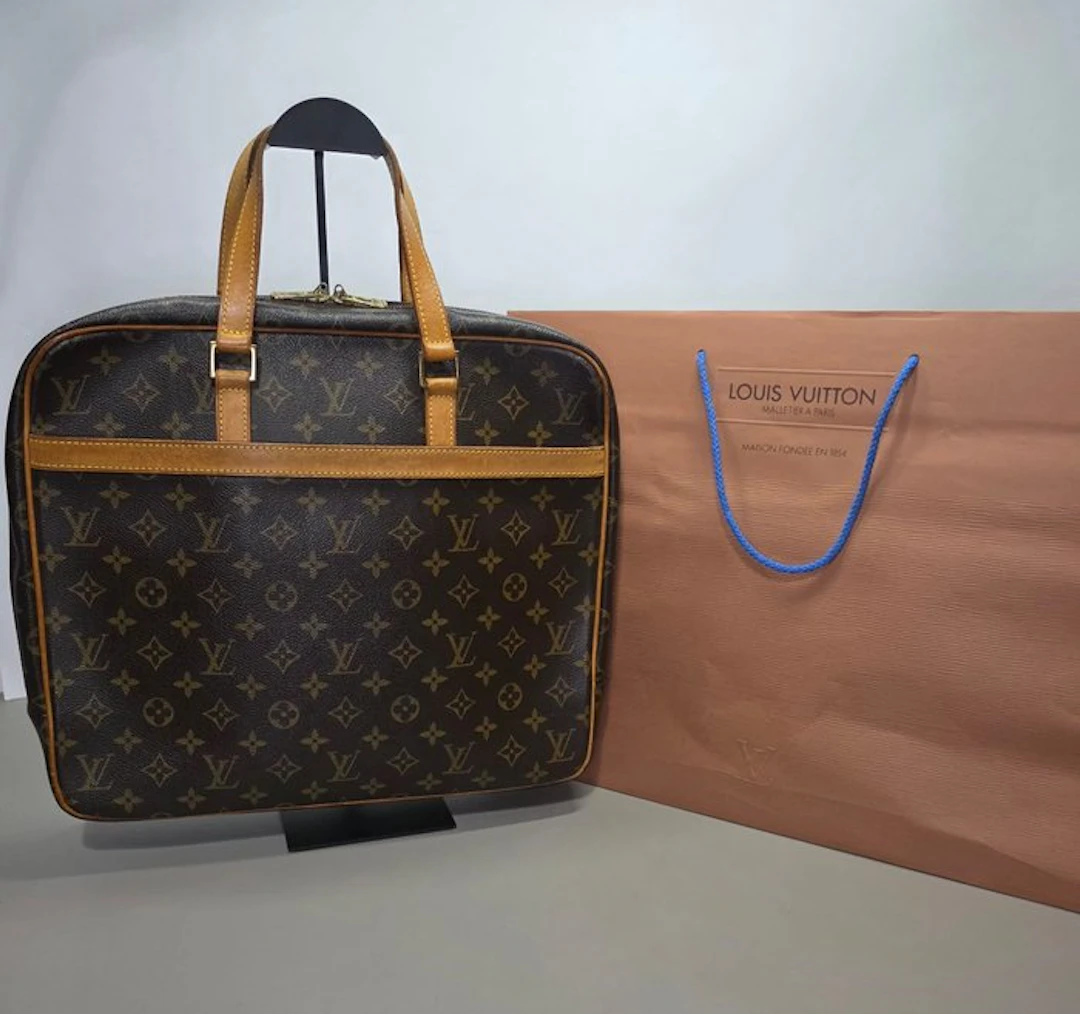 Louis Vuitton - Pegase - Suitcase