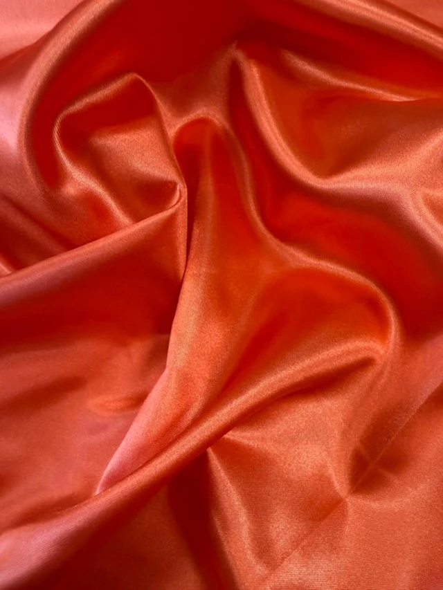 1600 ★ Elegant and refined Duchesse satin in iridescent...