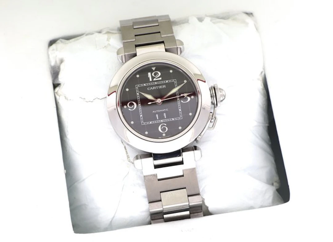 Cartier - Pasha C Big Date Black Dial - No reserve price...