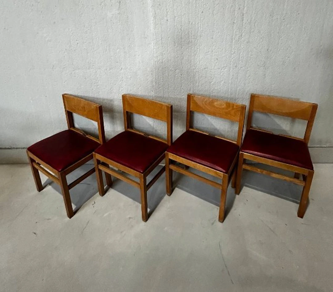 Chair - Hardwood, Synthetic leather - Four vintage chairs.