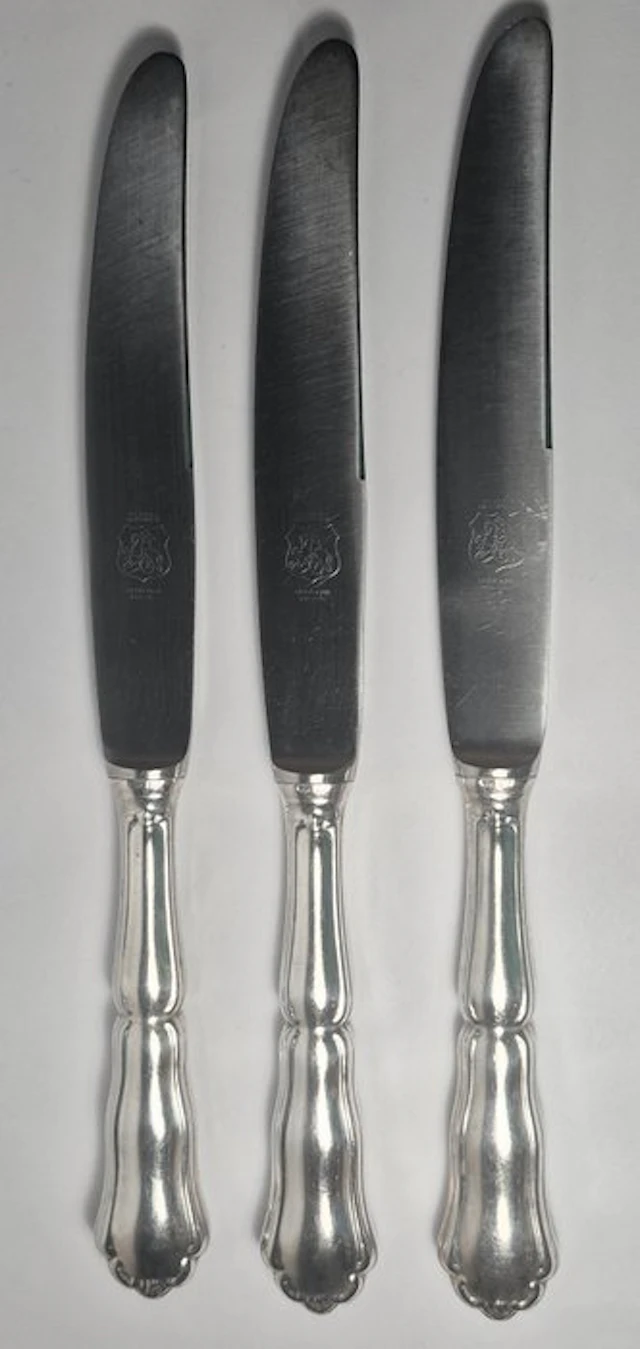 Set di 12 Coltelli da Tavola in Argento 800 e Acciaio...