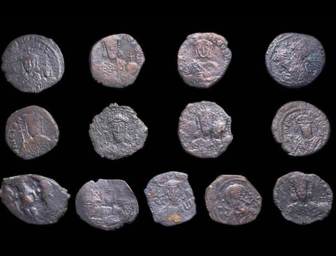 Byzantine Empire Lote de 13 monete Æ Bizantino (No reserve price)