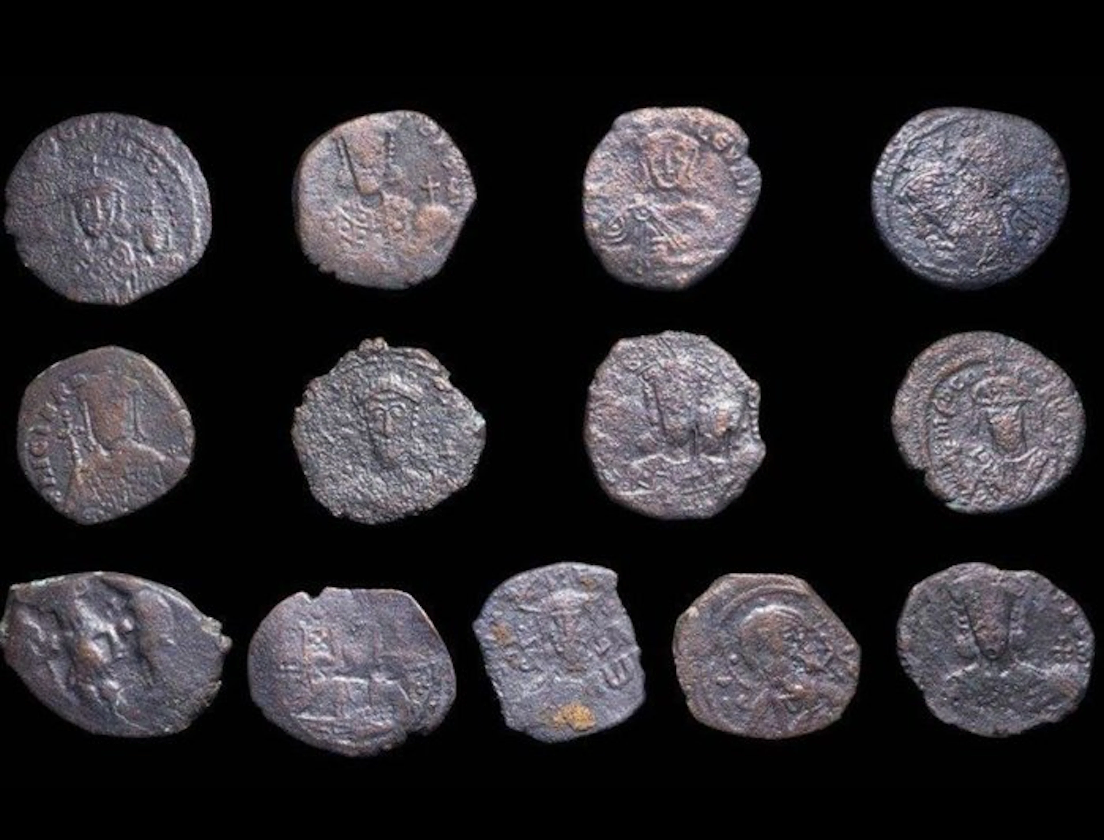 Byzantine Empire Lote de 13 monete Æ Bizantino (No reserve price)