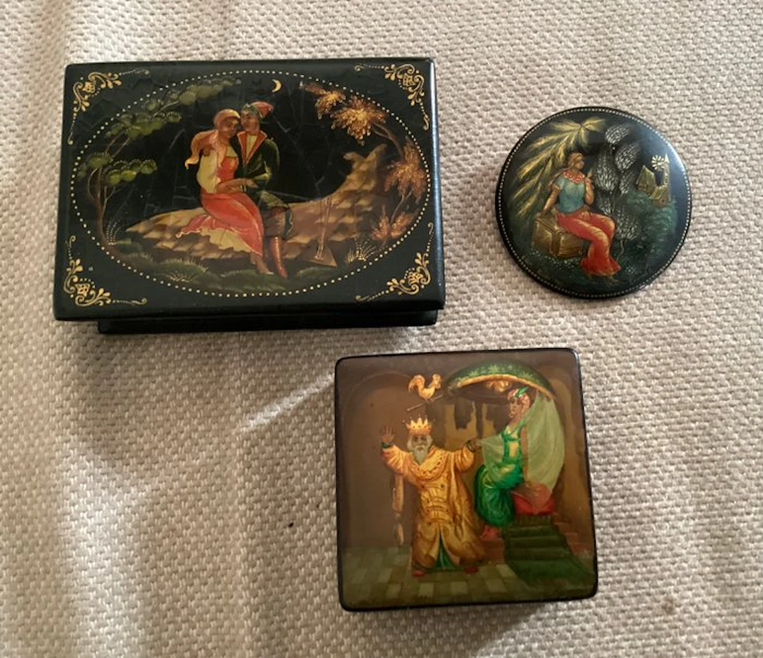 Box (3) - Lacquered papier-mâché - Triptych of Russian Lacquers
