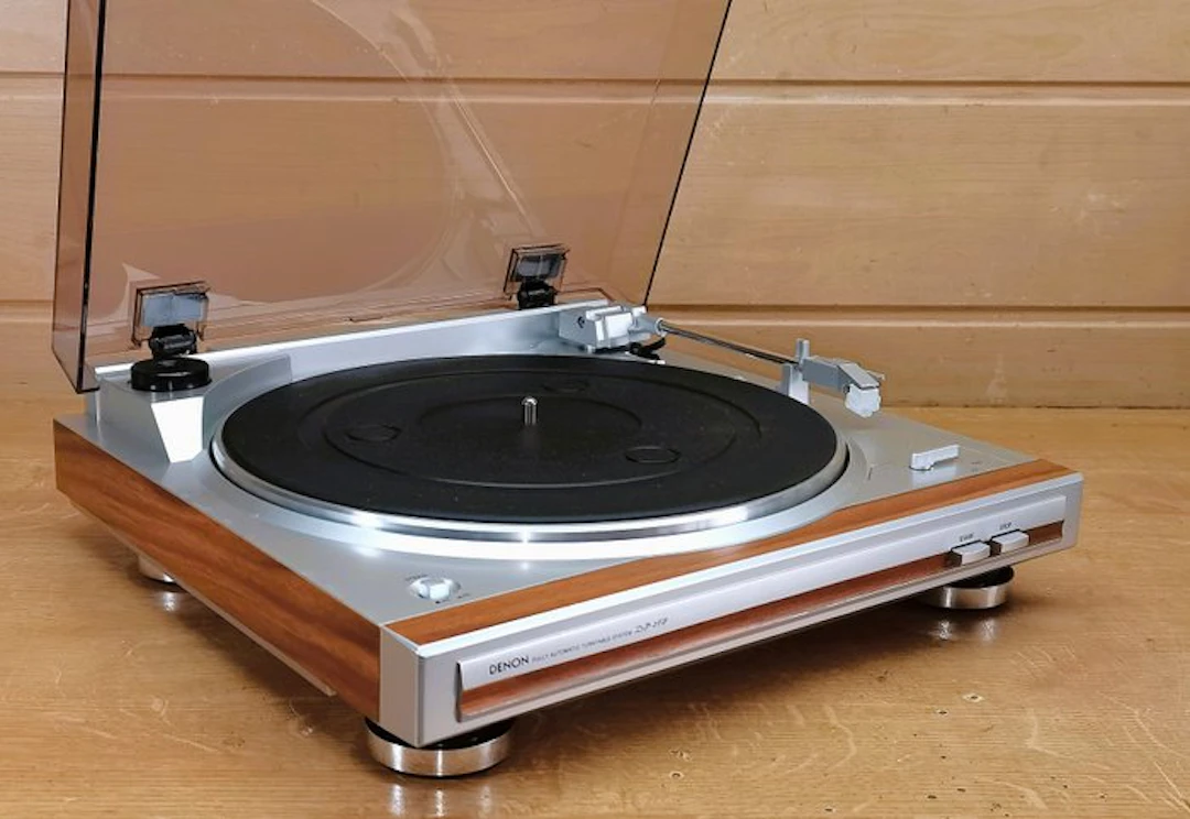 Denon - DP-29F Turntable