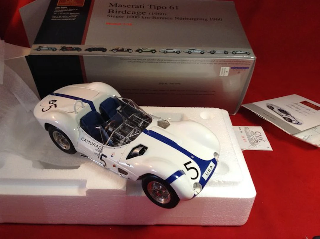 CMC 1:18 - Model race car - ref