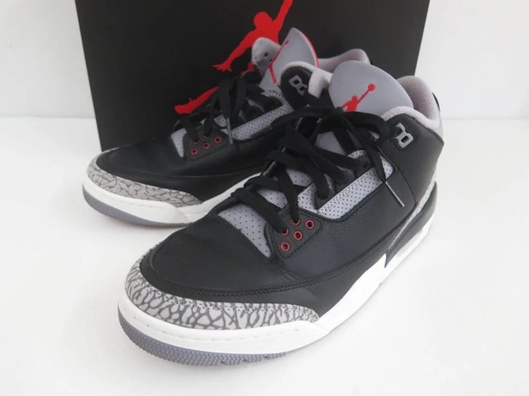 Nike - Air Jordan 3 Retro - Sneakers - Size: EU 44