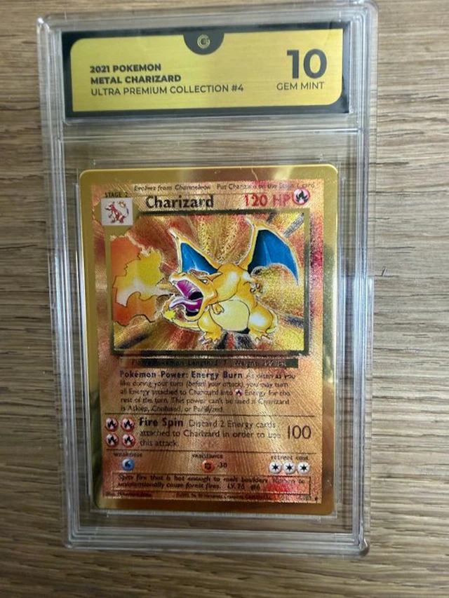 Pokémon - 1 Graded card - Charizard #4 Foil