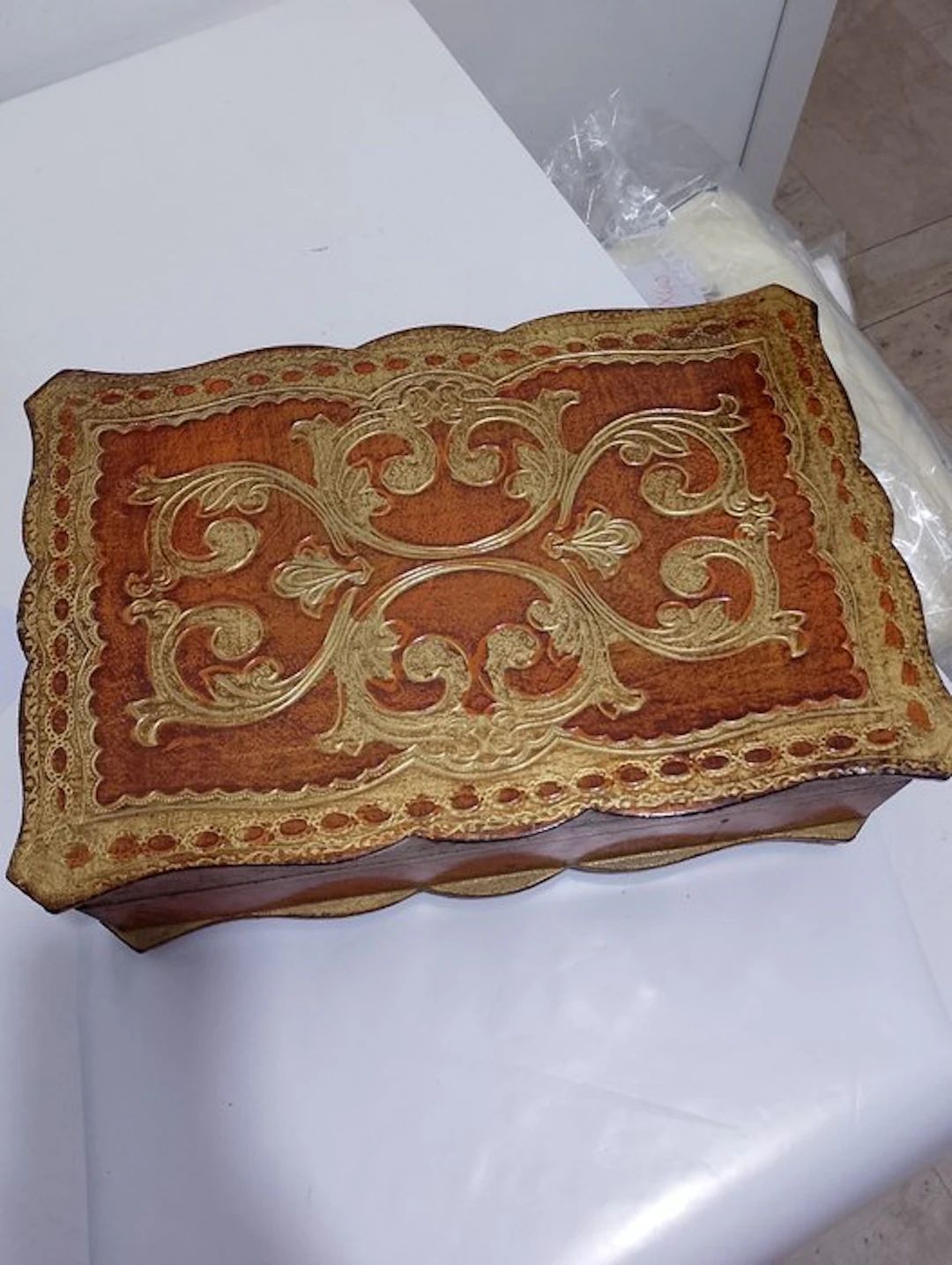 handmade - Casket - Wood, Textile - Florentine style
