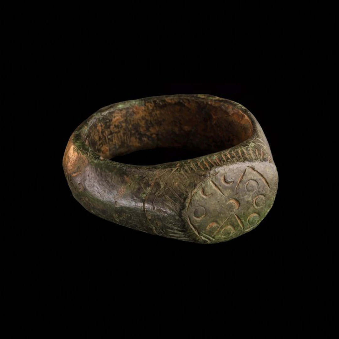 Viking Era Bronze Exceptional Rare Máni Hringr – Ring...