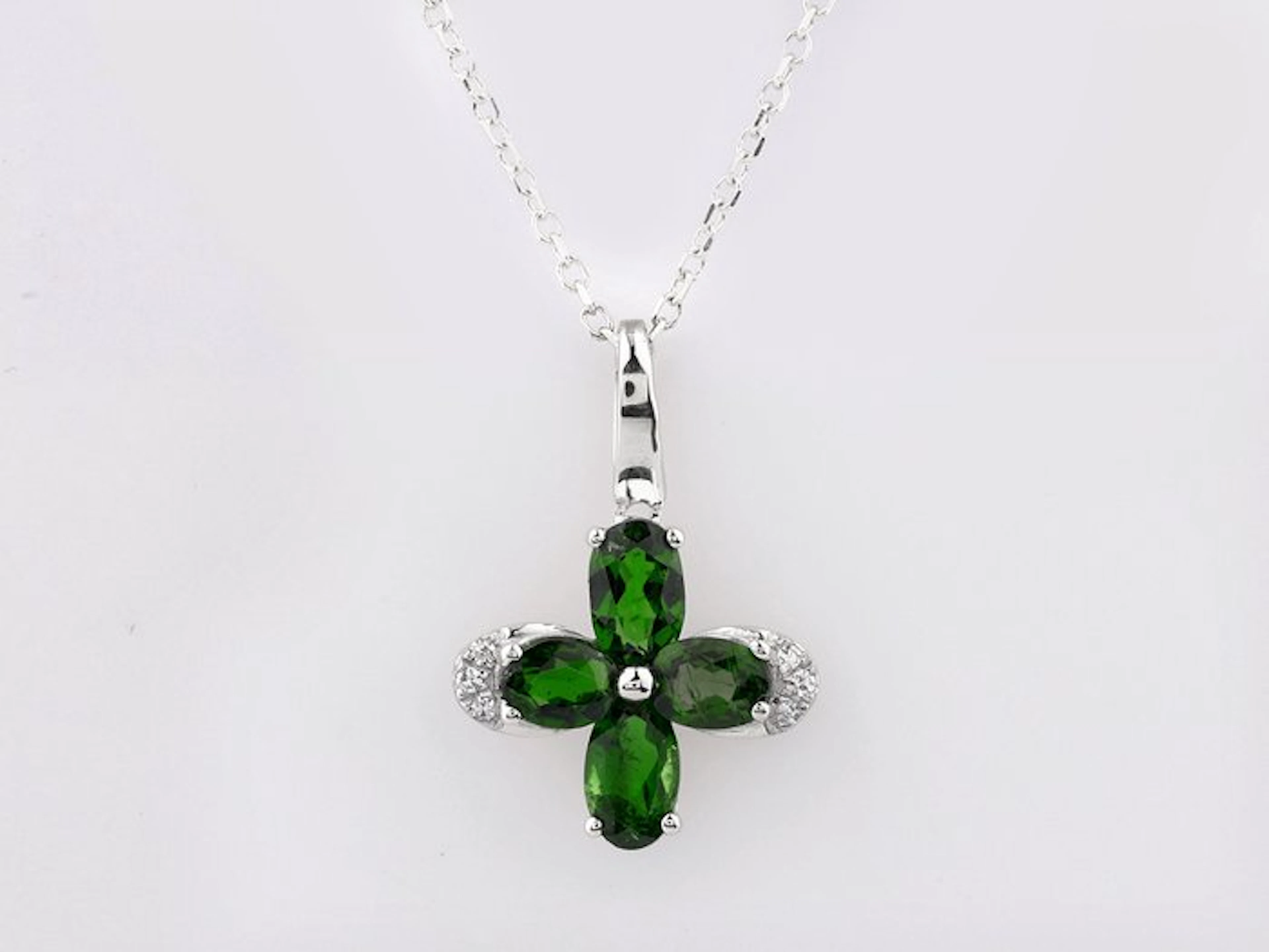 No reserve price - Necklace with pendant - 14 kt. White gold - Diamond