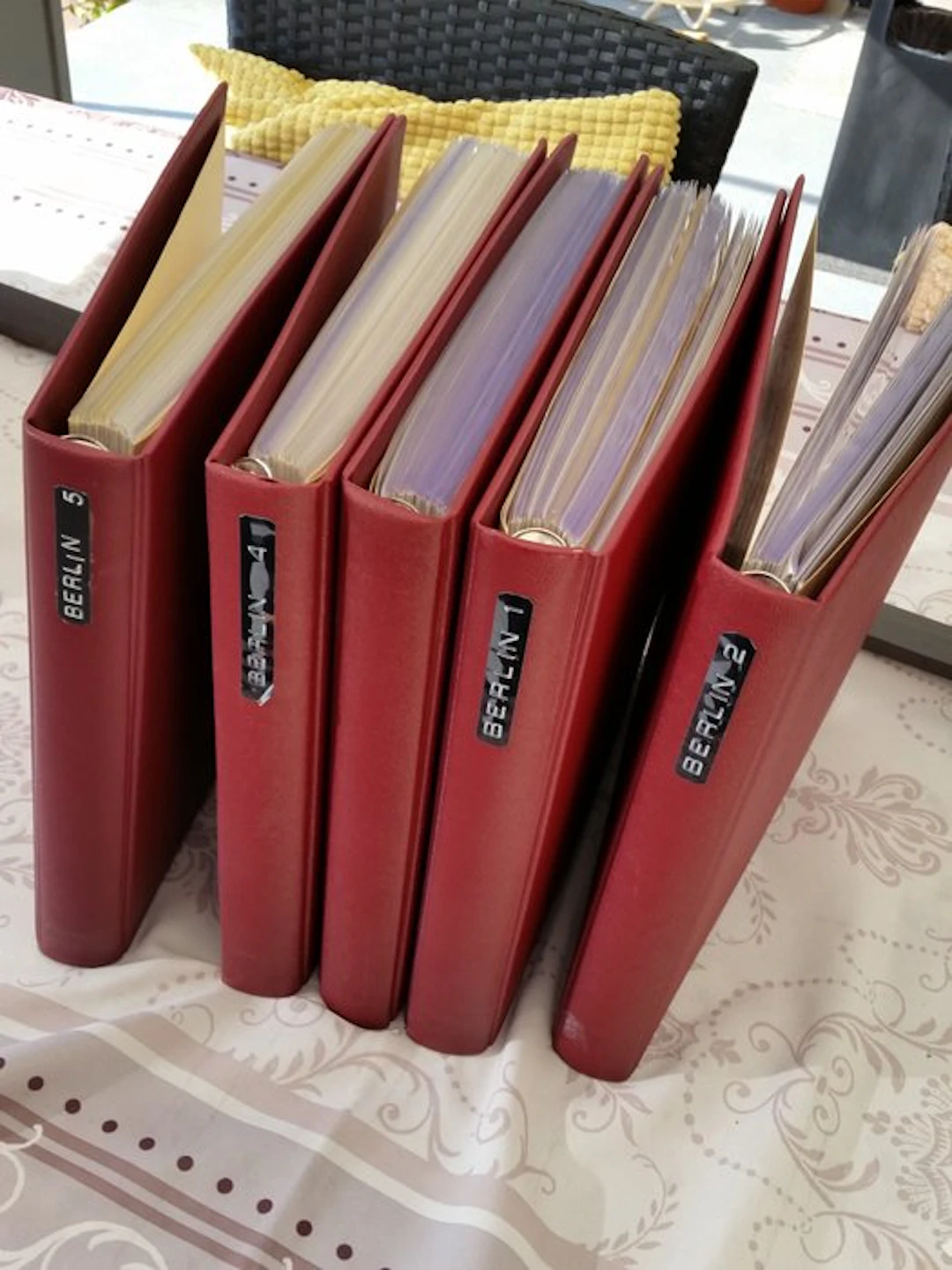 Germany 1948/1990 - Decorative collection Berlin in 5 ring binders. 14 kg.