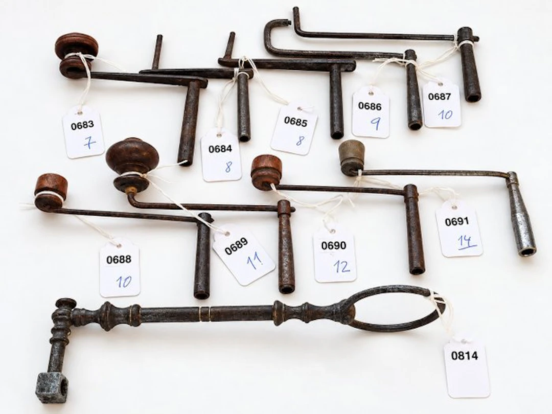 Winding keys for grandfather or grandmother clocks (floor...