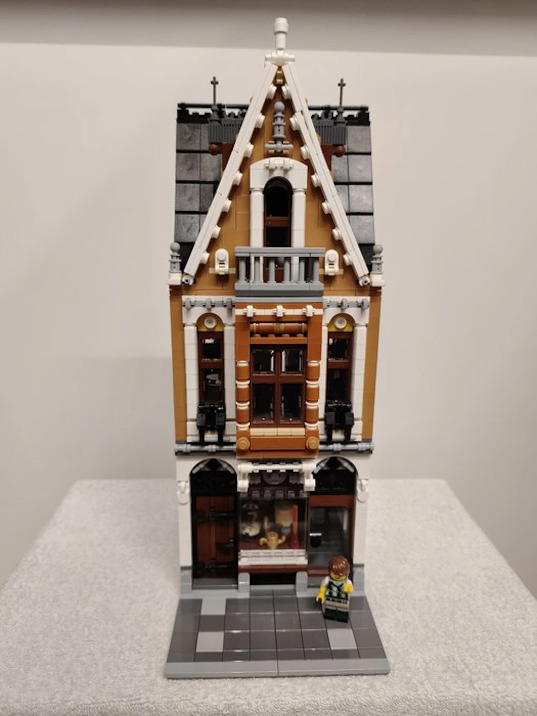 LEGO Set - Icons - Modular Antique Shop - Full Interieur...