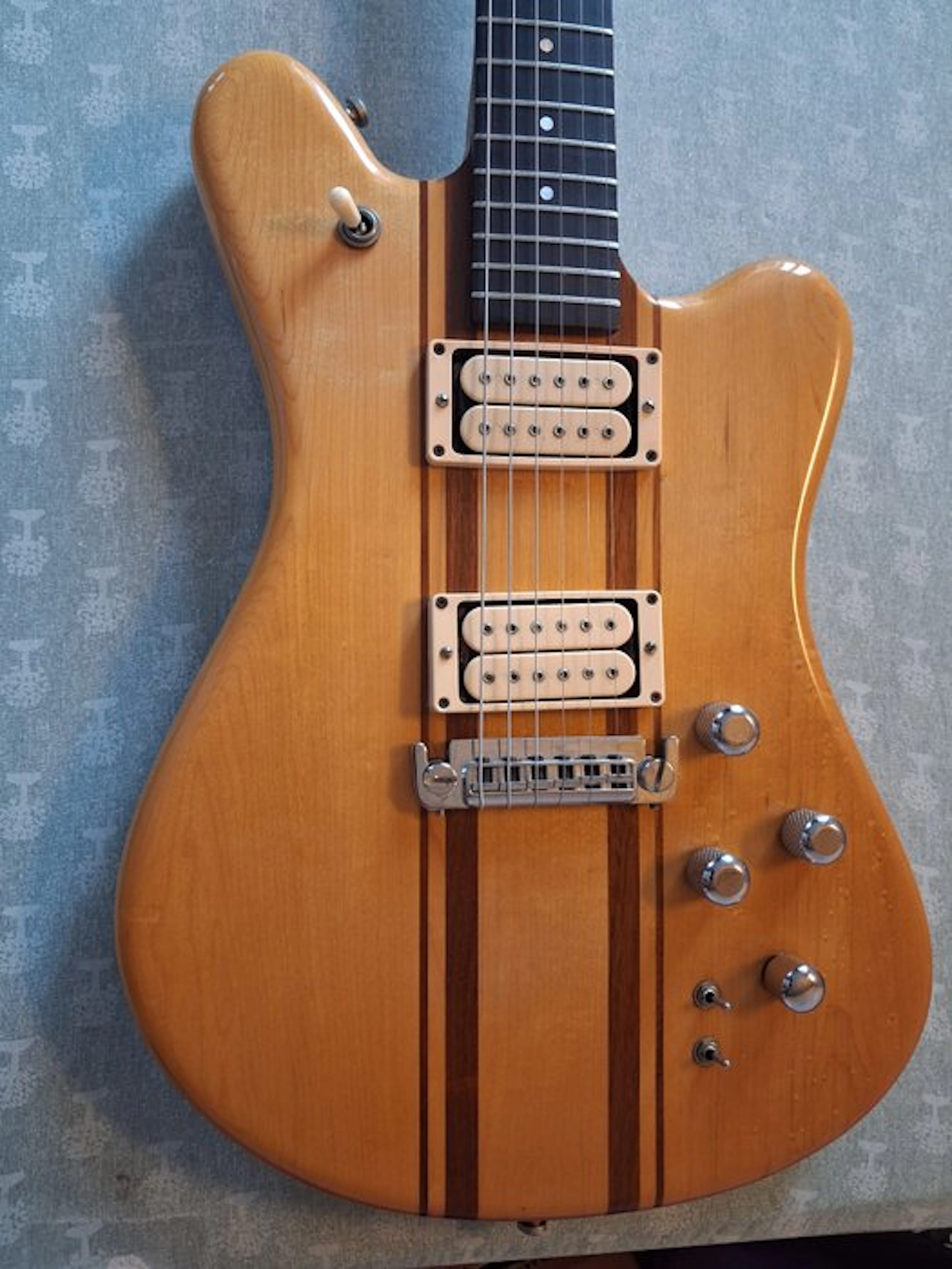 Martin - C.F Martin EM-18 - - Electric guitar - United States - 1979