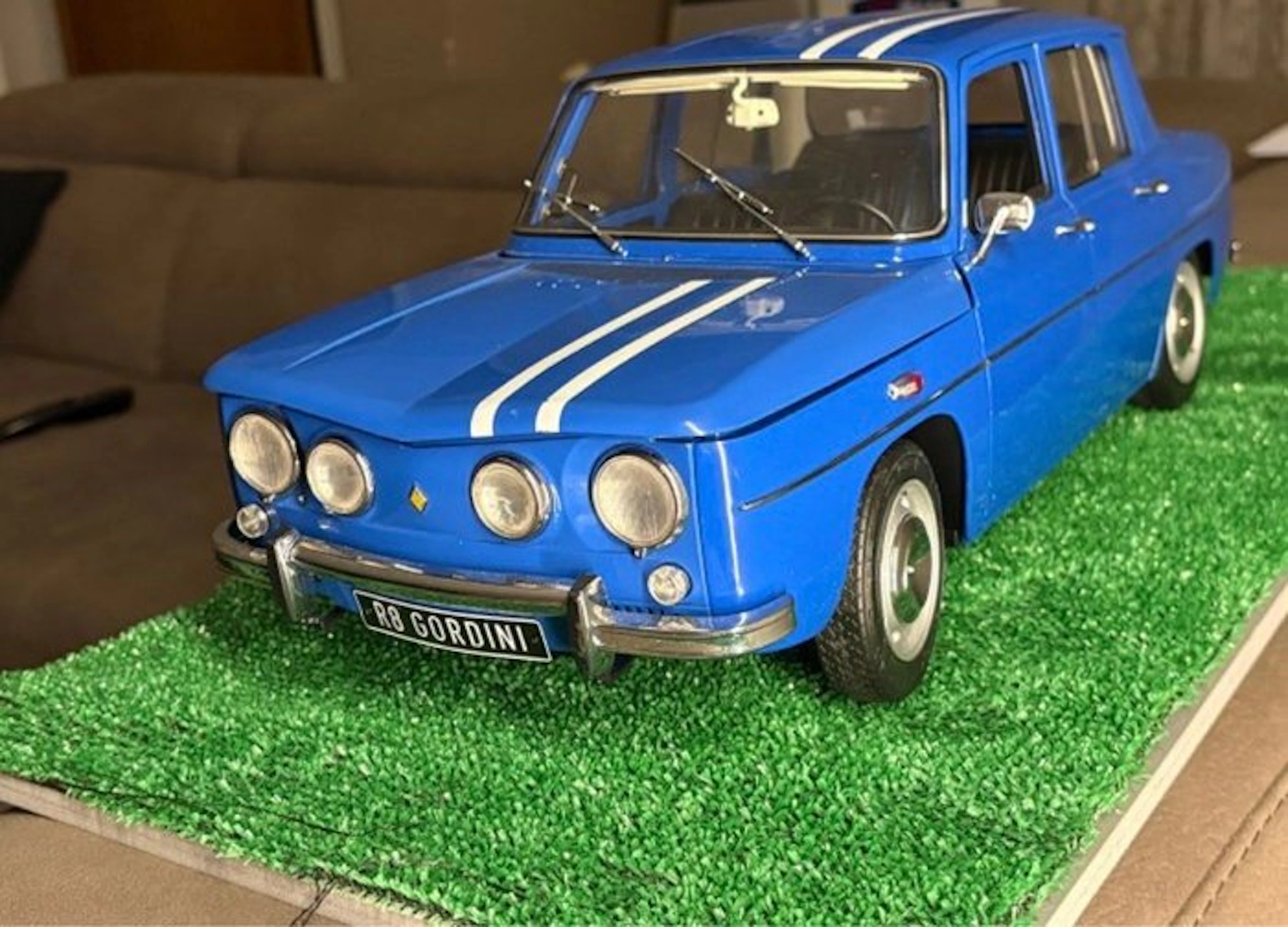 eglemoss 1:8 - Model car - Renault Gordini