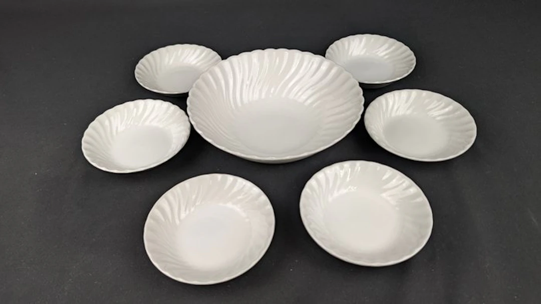 Johnson Bros. - Table service for 6 (7) - Porcelain - Regency Snowhite